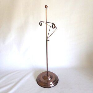 VINTAGE 25.5” UP TO  33.5” TALL ADJUSTABLE TABLE TOP METAL DISPLAY HAT STAND RAC